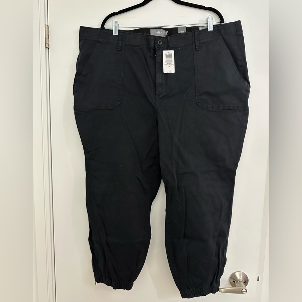 Torrid Black Cropped Ankle Pants